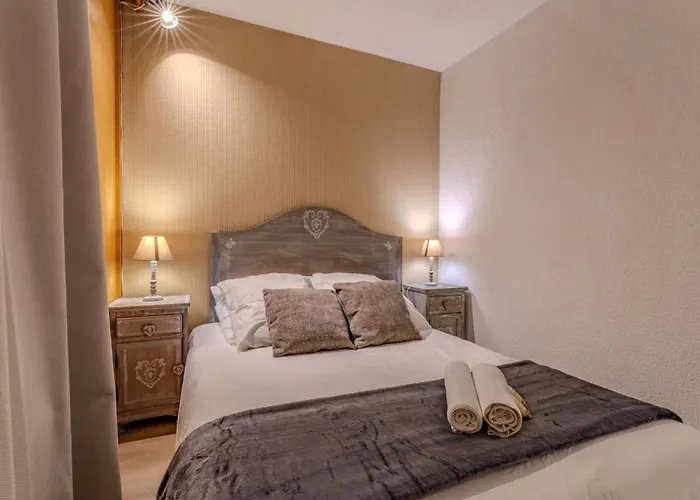 Charming Méribel Ski-in Flat With Balcony&mountain Views Apartamento