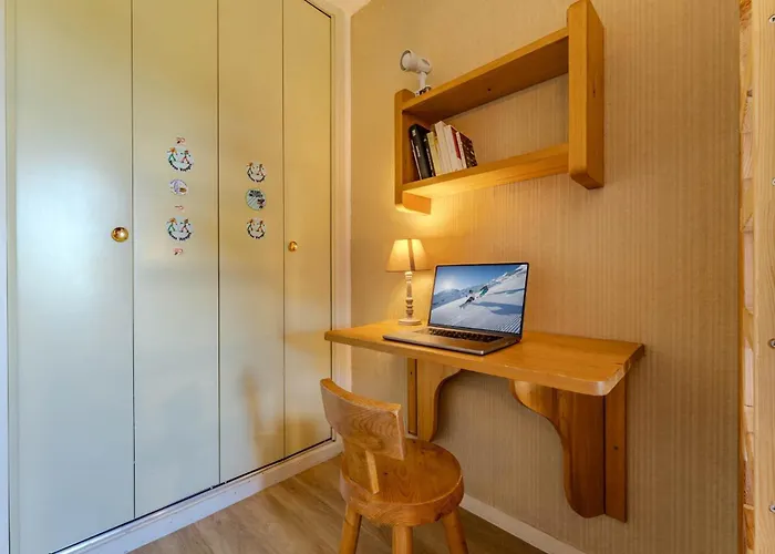 Charming Méribel Ski-in Flat With Balcony&mountain Views Apartamento